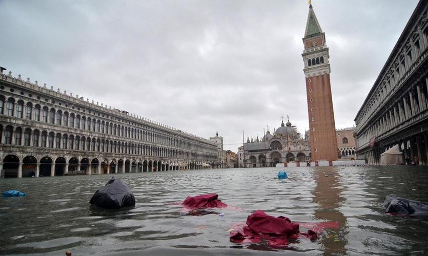 威尼斯涨水季节时间（威尼斯会涨水吗）